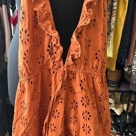 PrettyLittleThing Orange Eyelet Halter Romper - Picture 5 of 8